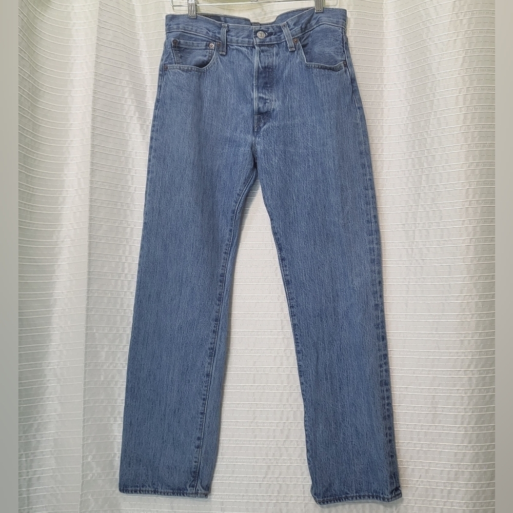 Levi's 501 Classic Jeans Light-Med Wash Men's 32x30 (actual 34x29)